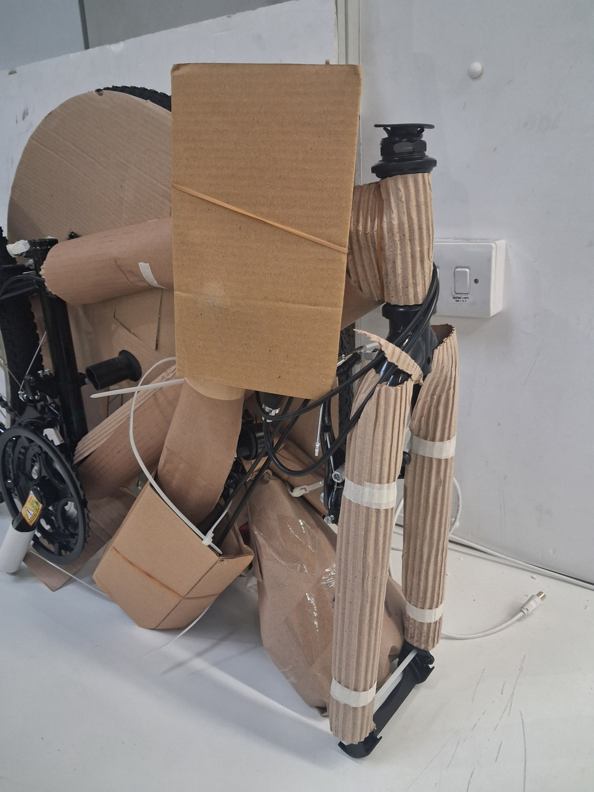 Apollo Vortice Junior 8-12 Years 24'' Wheel Hybrid Bike  - Black/Turquoise