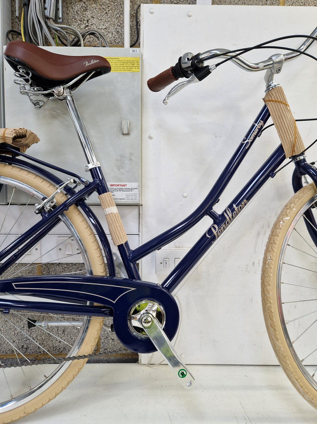 Pendleton Somerby Women's 7-Speed Hybrid Bike - Midnight Blue - 17" Small