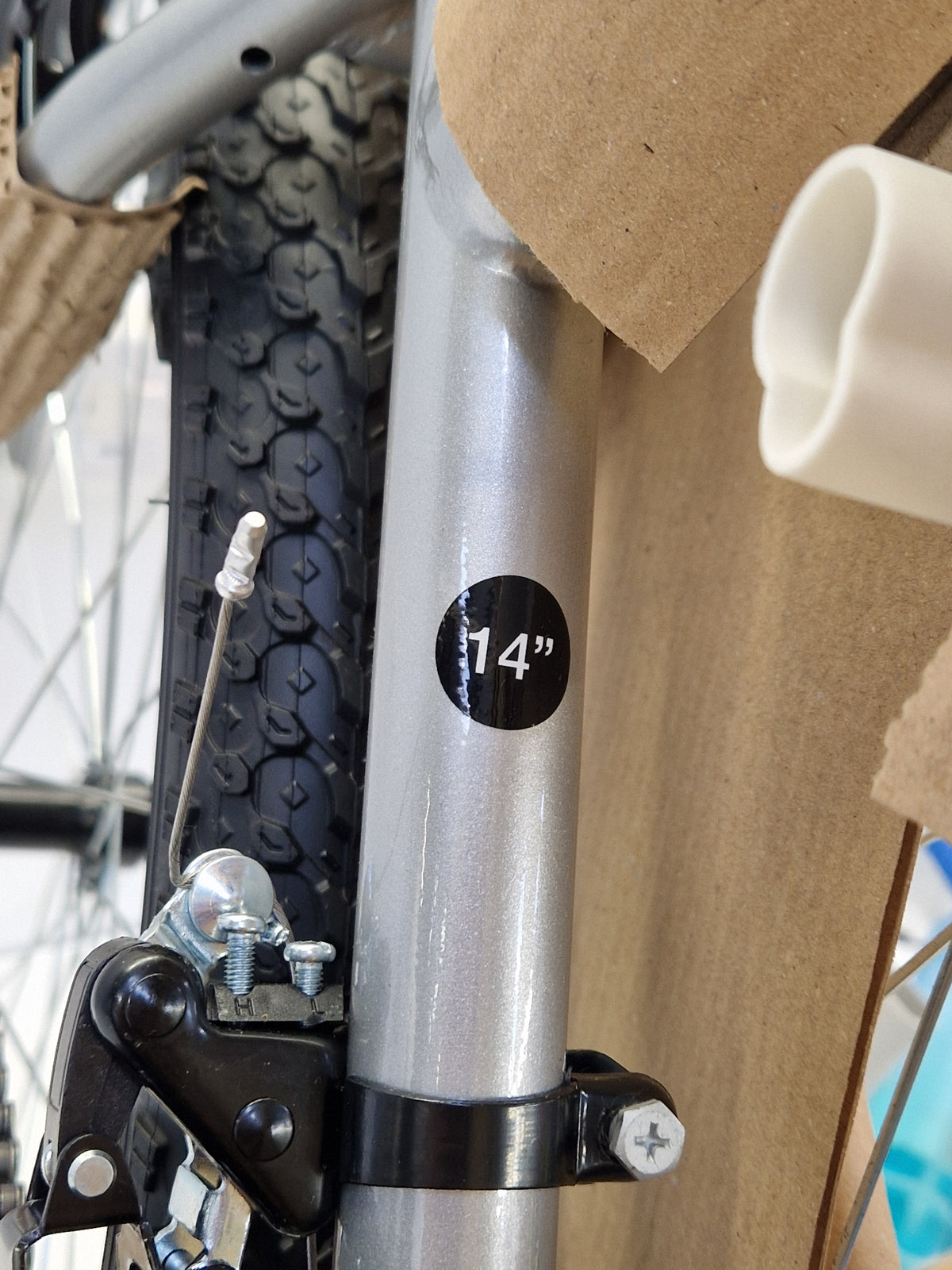 Apollo Twilight 18-Speed V-Brakes Women's Mountain Bike Small - Silver 