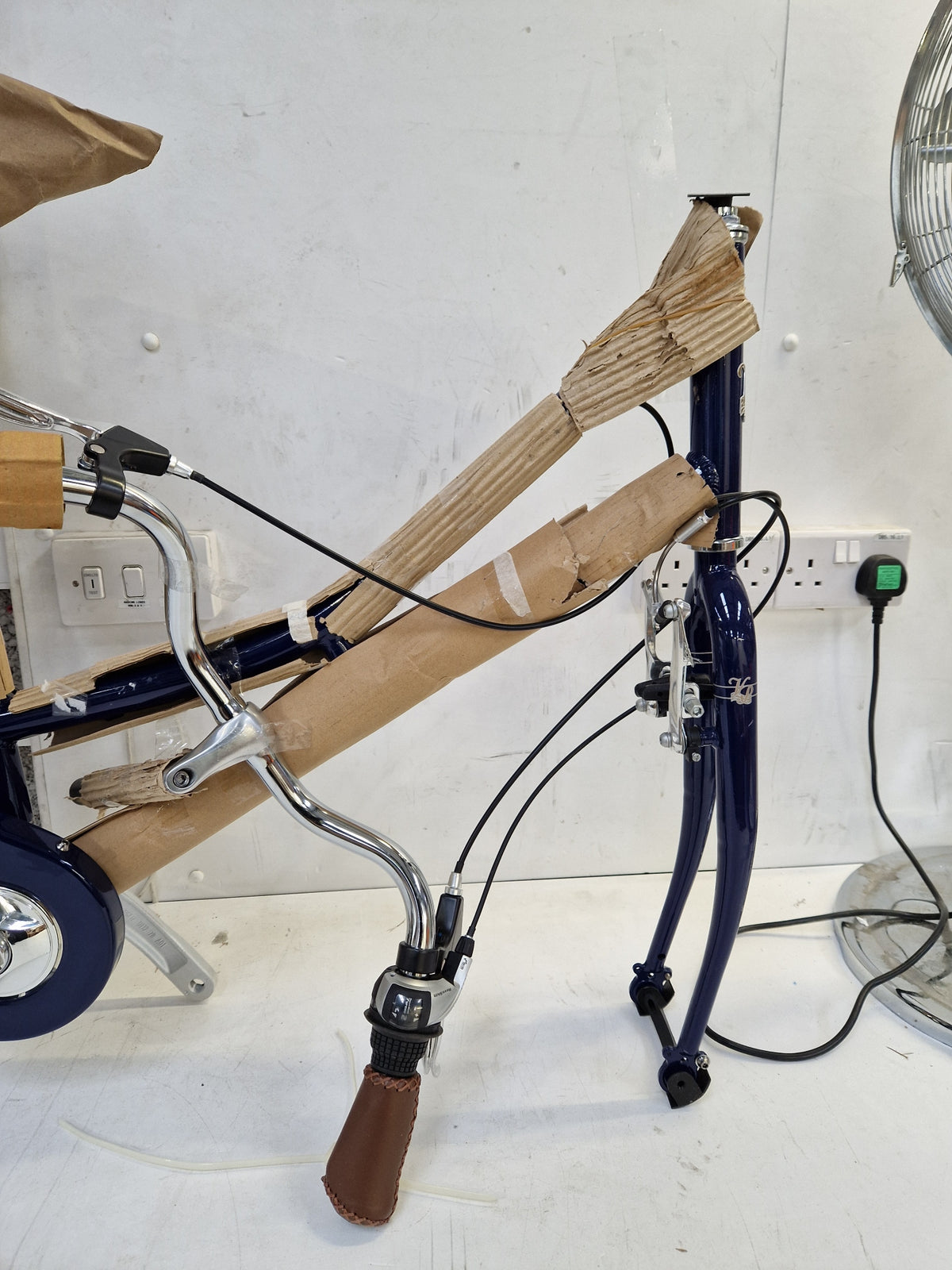 Pendleton Somerby 7-Speed V-Brake Hybrid Bike - Medium 17in - Midnight Blue