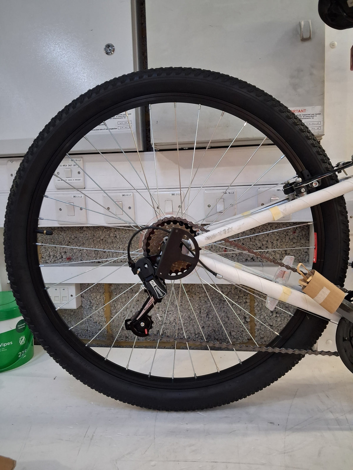 Apollo Twilight Women's 18-Speed 27.5in Wheels Mountain Bike - Small Silver