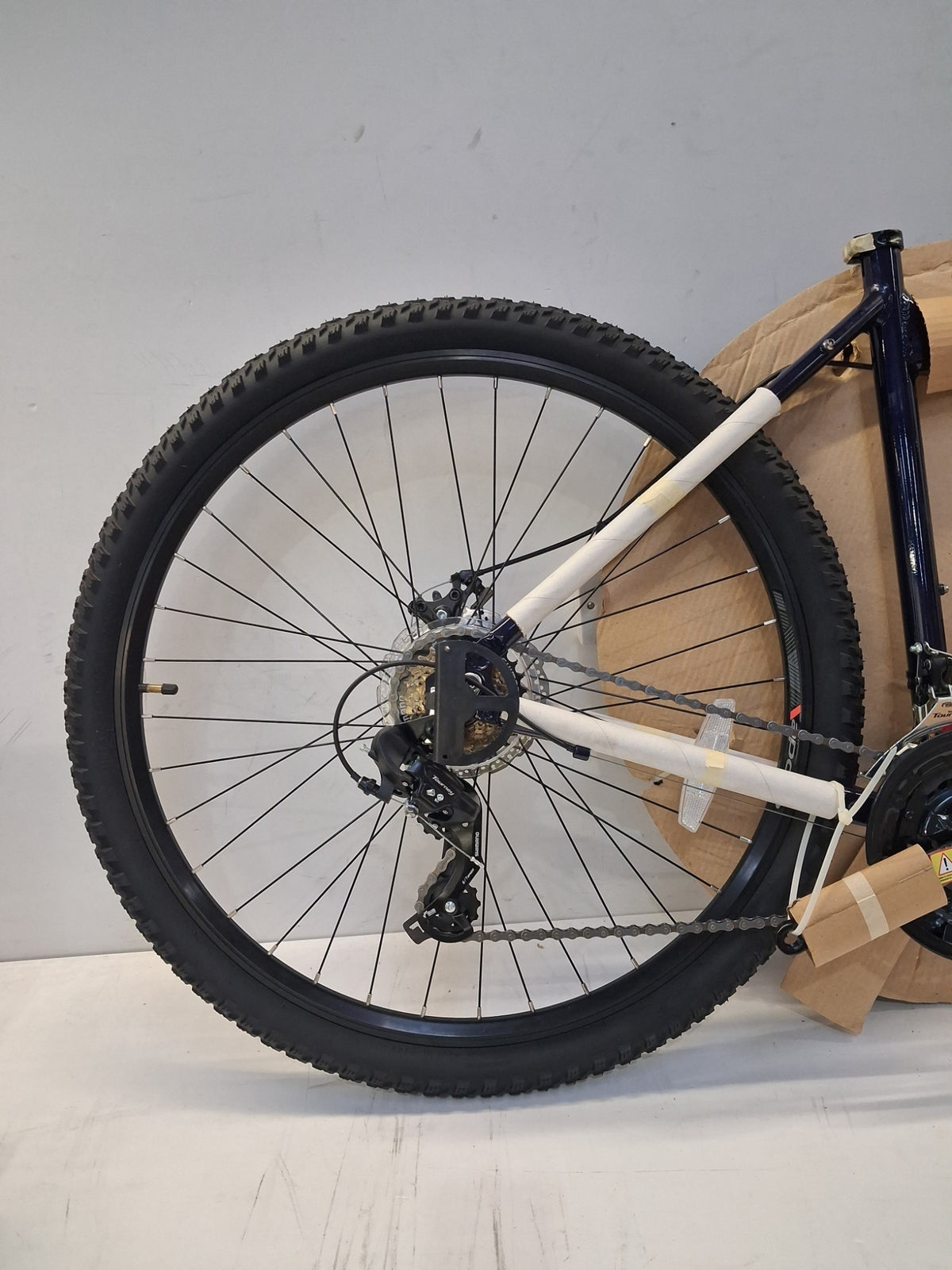 Apollo Entice Women's 27.5in Hardtail Mountain Bike Large - 20in Frame Navy