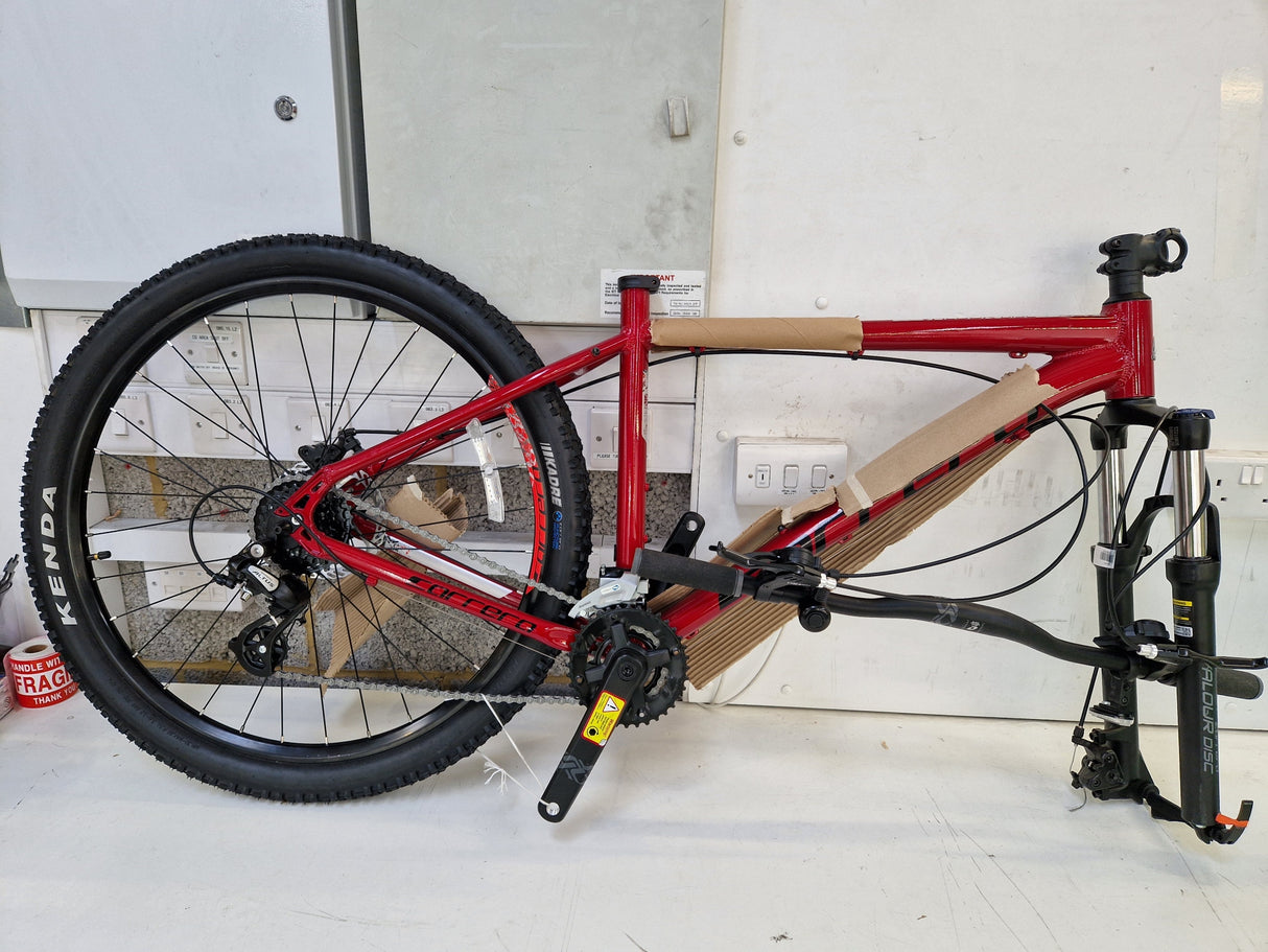 Carrera Valour Disc Men's Front Suspension 16-Spd Mountain Bike Red Size 18