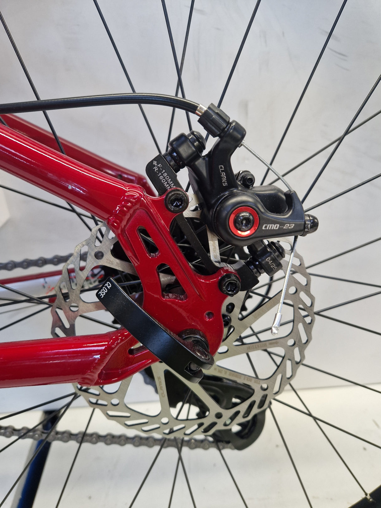 Carrera Valour Disc Mens 16-Speed Mountain Bike - Red - 14'' X-Small Frame