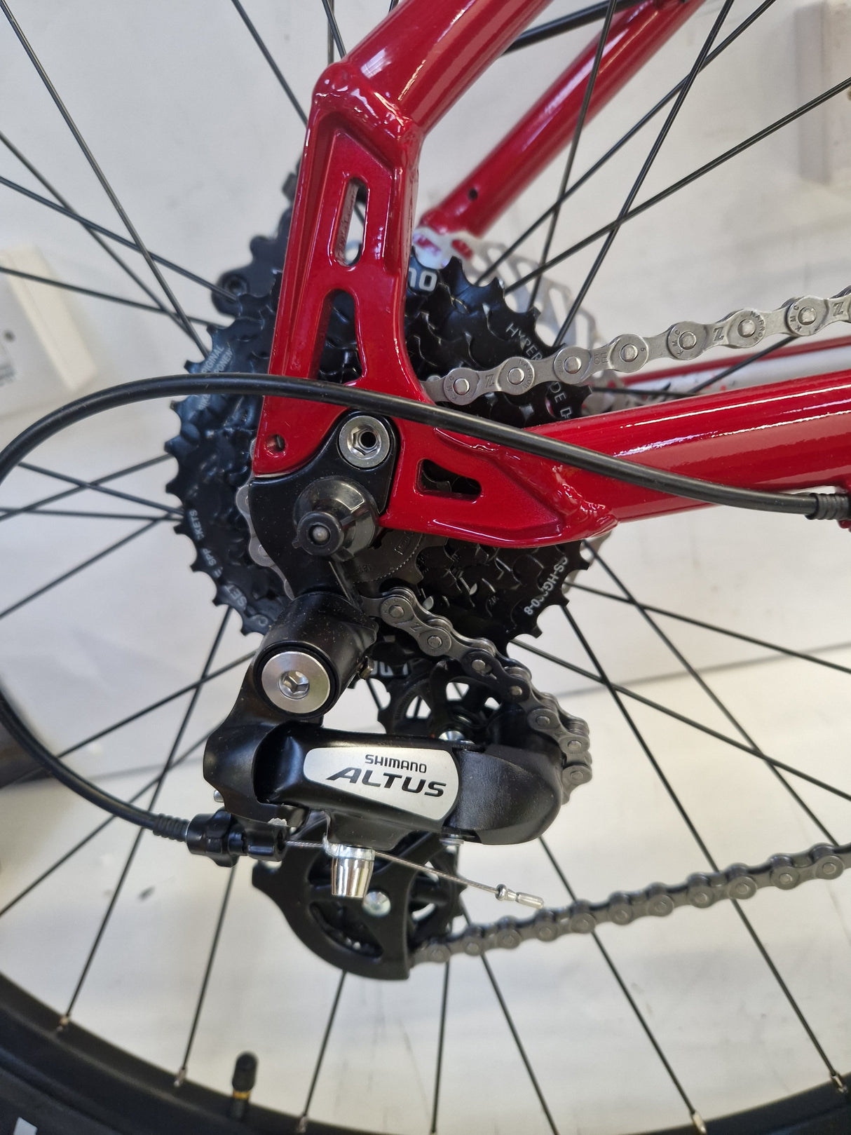 Carrera Valour Disc Mens 16-Speed Mountain Bike - Red - 14'' X-Small Frame