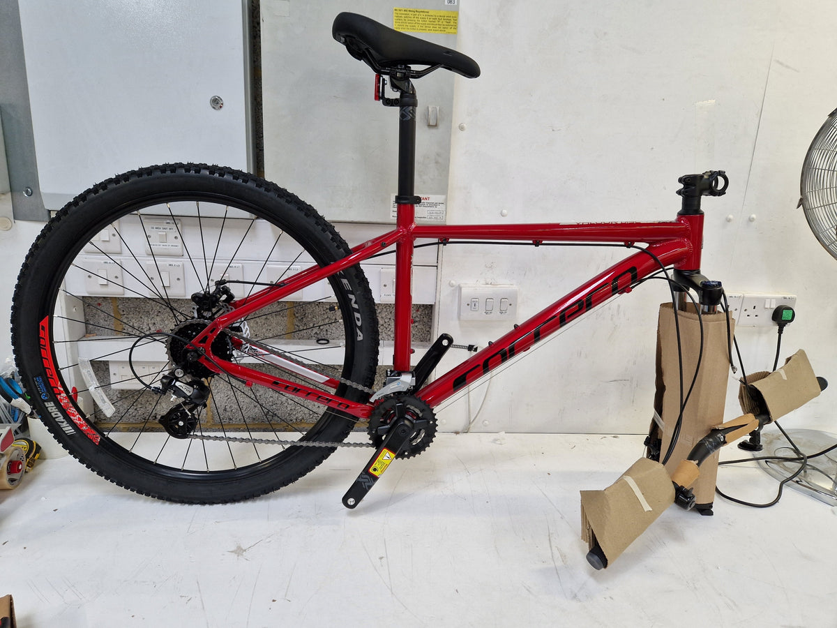 Carrera Valour Disc 27.5in-Wheels Men's Mountain Bike - 18in Medium - Red