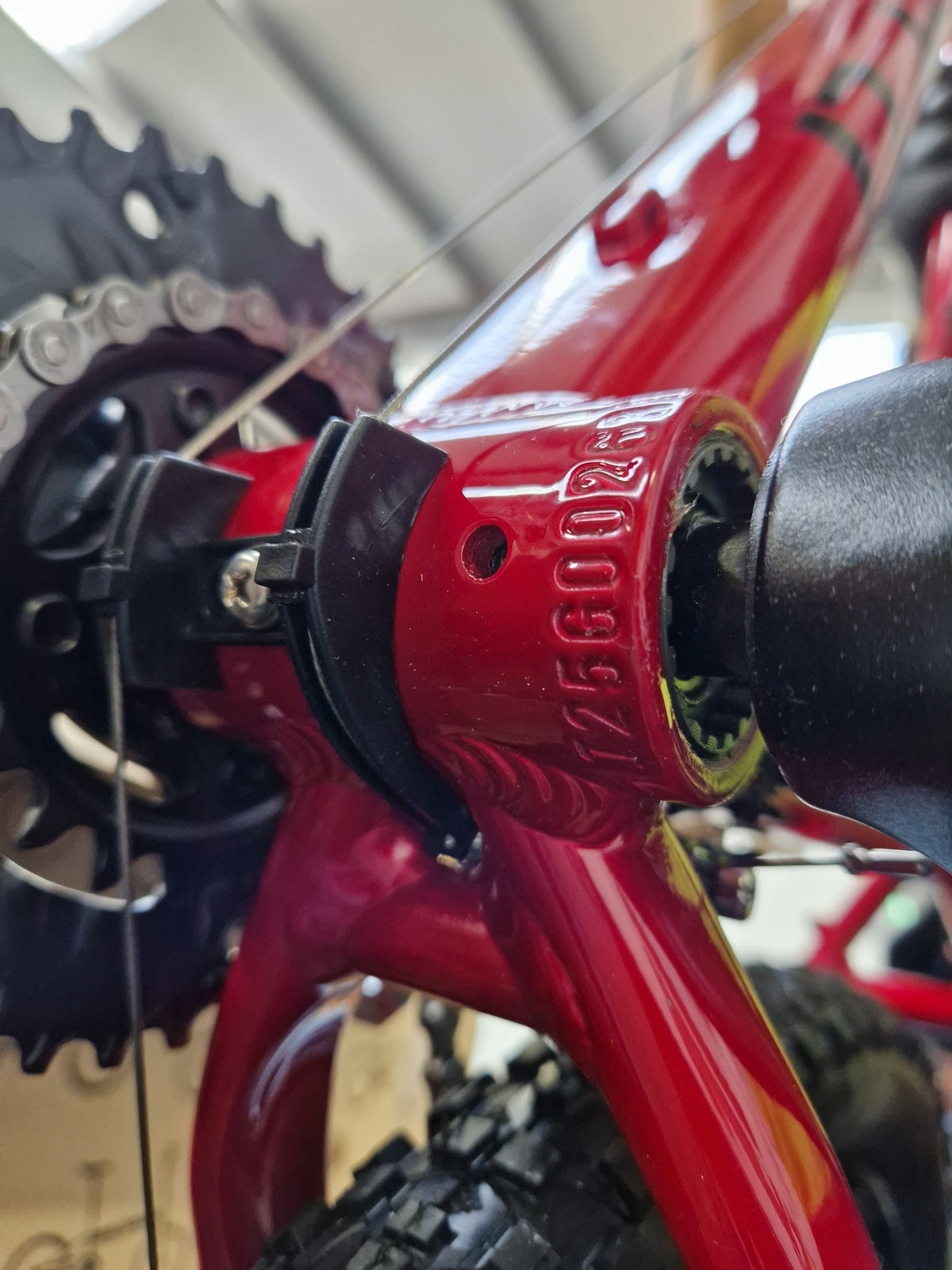 Carrera Valour Disc 27.5in-Wheels Men's Mountain Bike - 18in Medium - Red