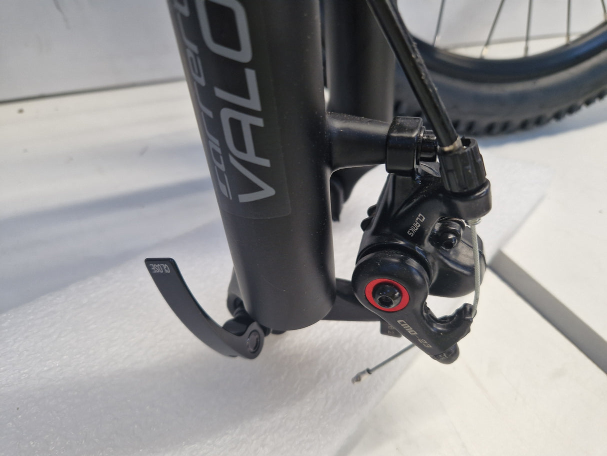 Carrera Valour Disc Men's 16-Speed Mountain Bike - Red - X-Large 22'' Frame