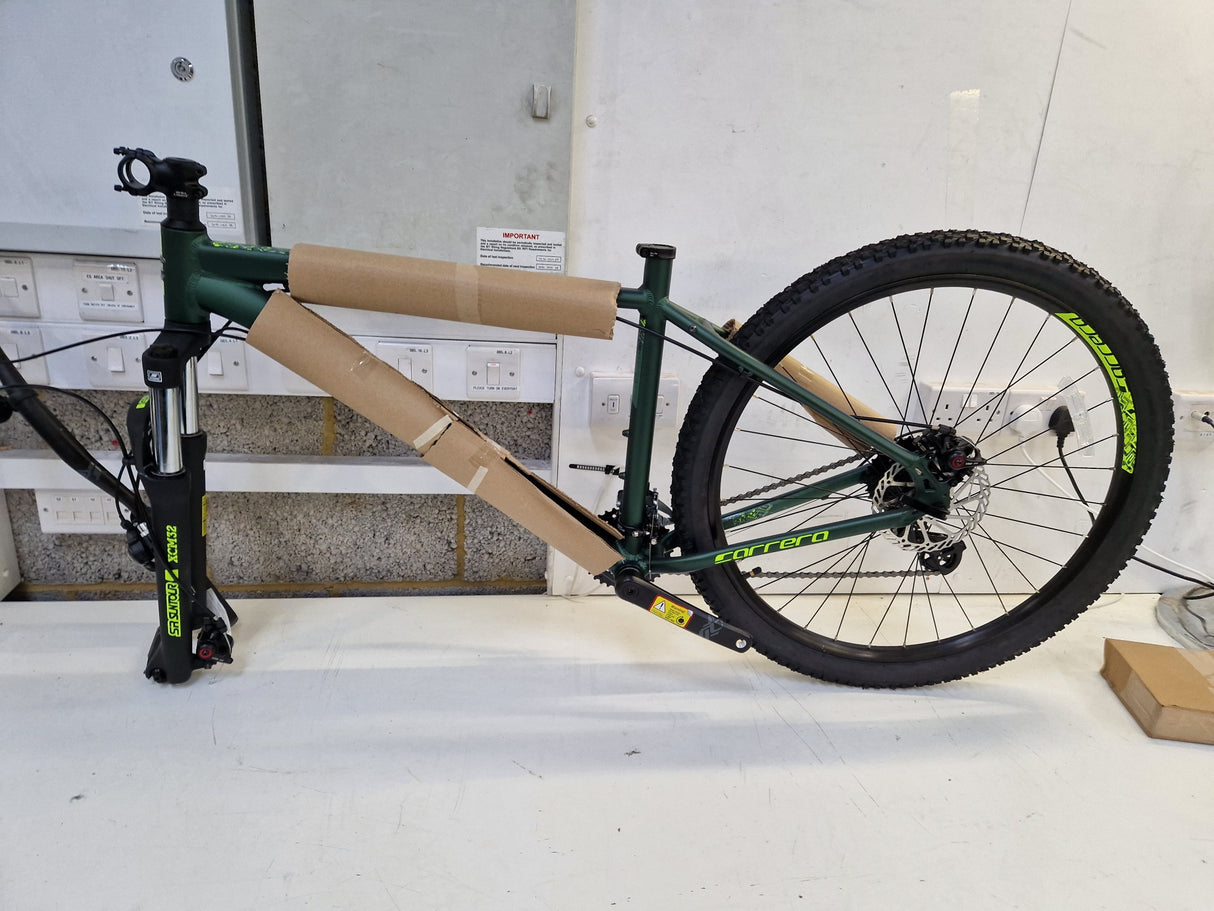 Carrera Vengeance Men's 16 Speed Medium 18'' Alloy Mountain Bike - Green