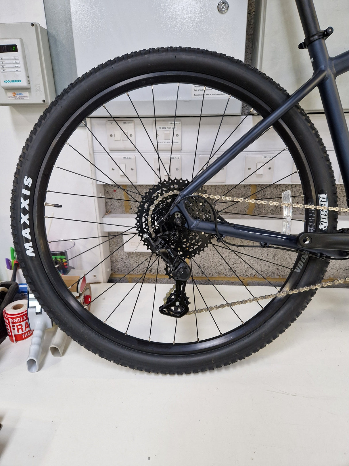 Voodoo Braag Men's Front Suspension 9-Speed Mountain Bike - Size 18 - Grey