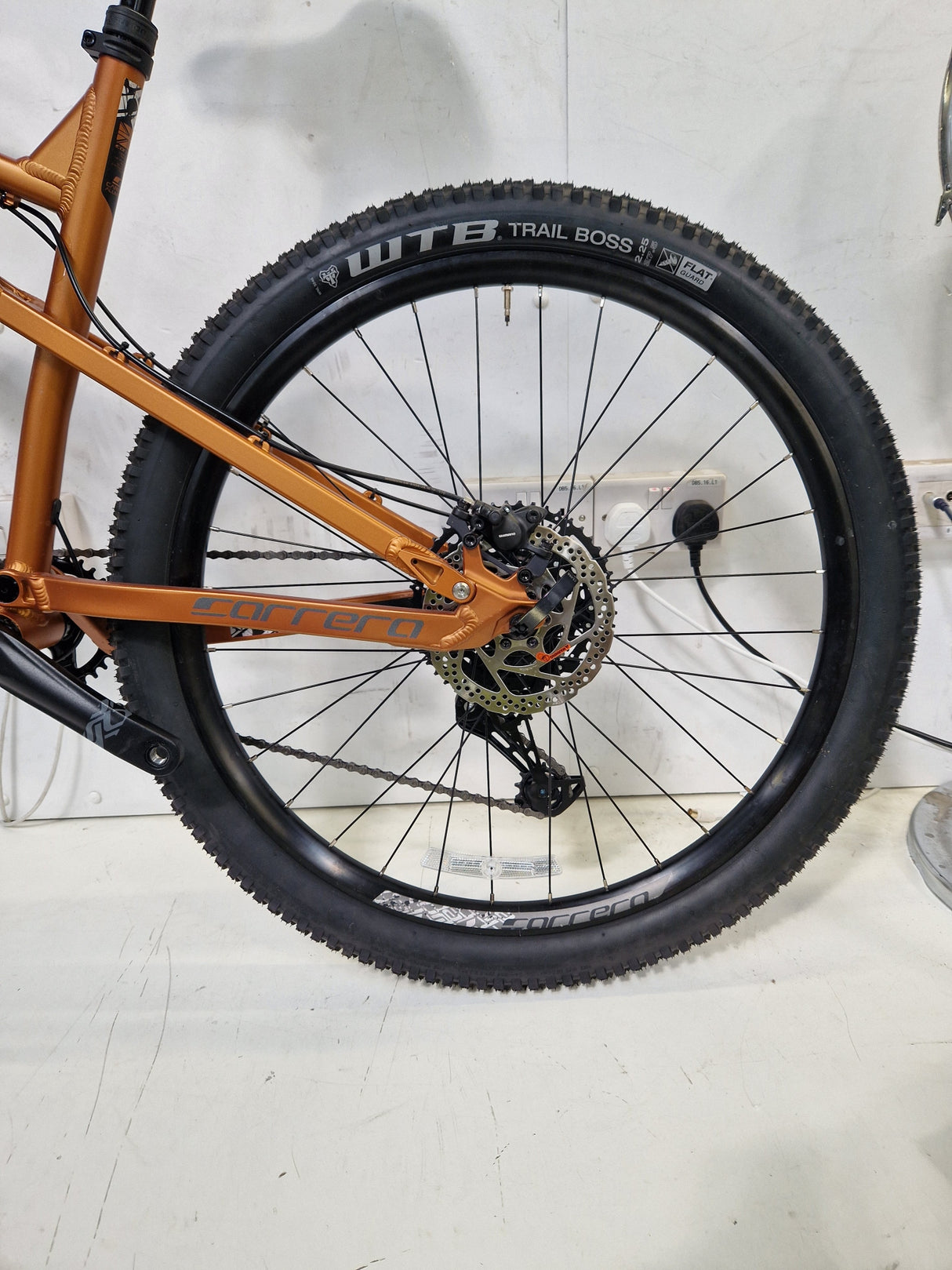 Carrera Titan X 2025 Unisex 10-Speed Mountain Bike - Large Frame - Orange