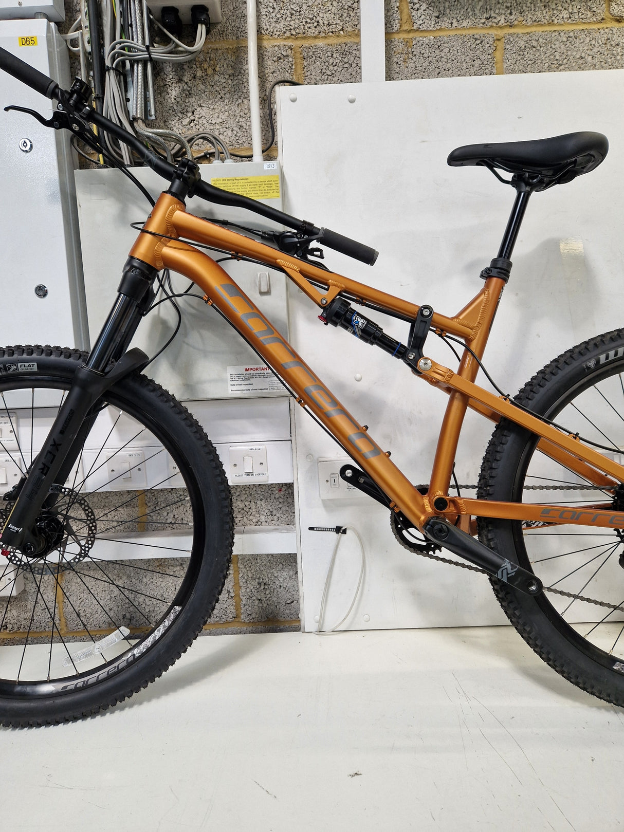 Carrera Titan X 2025 Unisex 10-Speed Mountain Bike - Large Frame - Orange