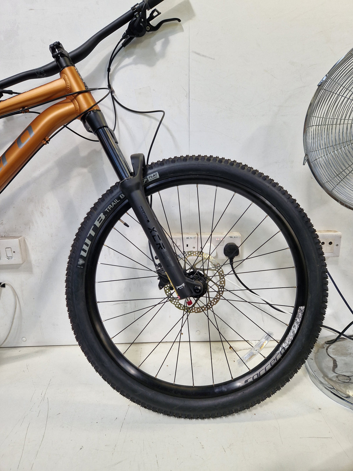Carrera Titan X 2025 Unisex 10-Speed Mountain Bike - Large Frame - Orange