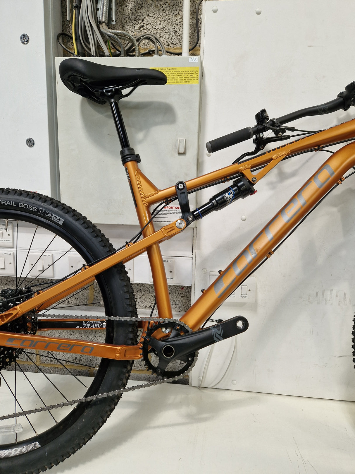 Carrera Titan X 2025 Unisex 10-Speed Mountain Bike - Large Frame - Orange