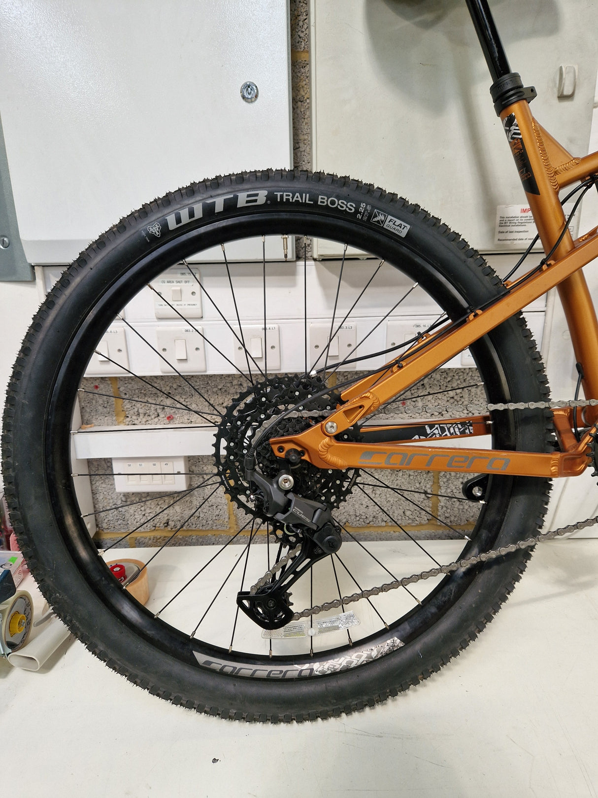 Carrera Titan X 2025 Unisex 10-Speed Mountain Bike - Large Frame - Orange