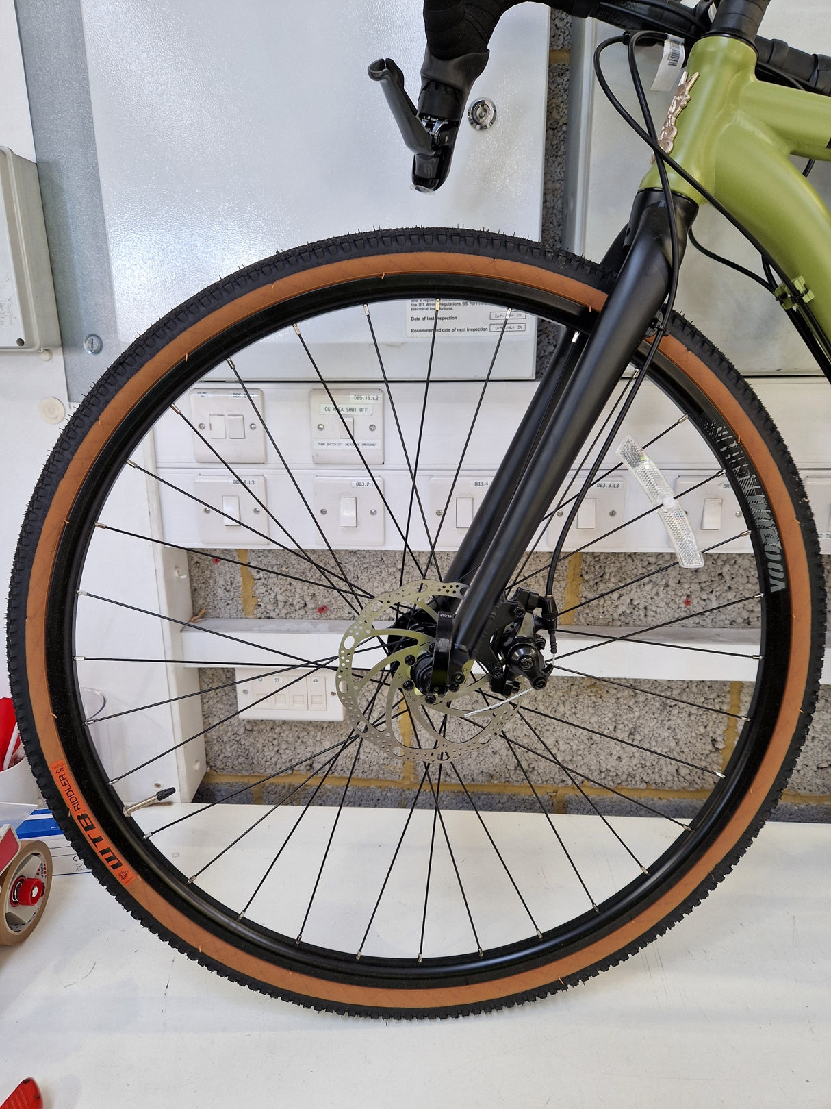 Voodoo Limba Unisex 16-Speed Adventure Bike - Medium Frame  - Olive Green