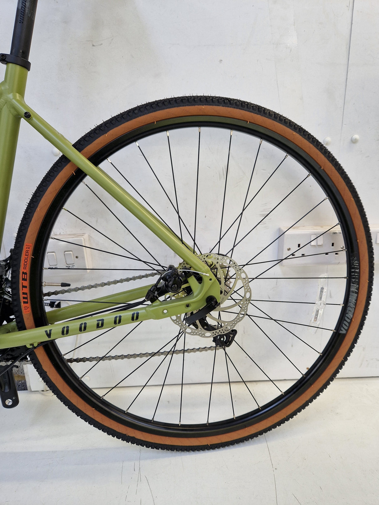 Voodoo Limba Unisex 16-Speed Adventure Bike - Medium Frame  - Olive Green