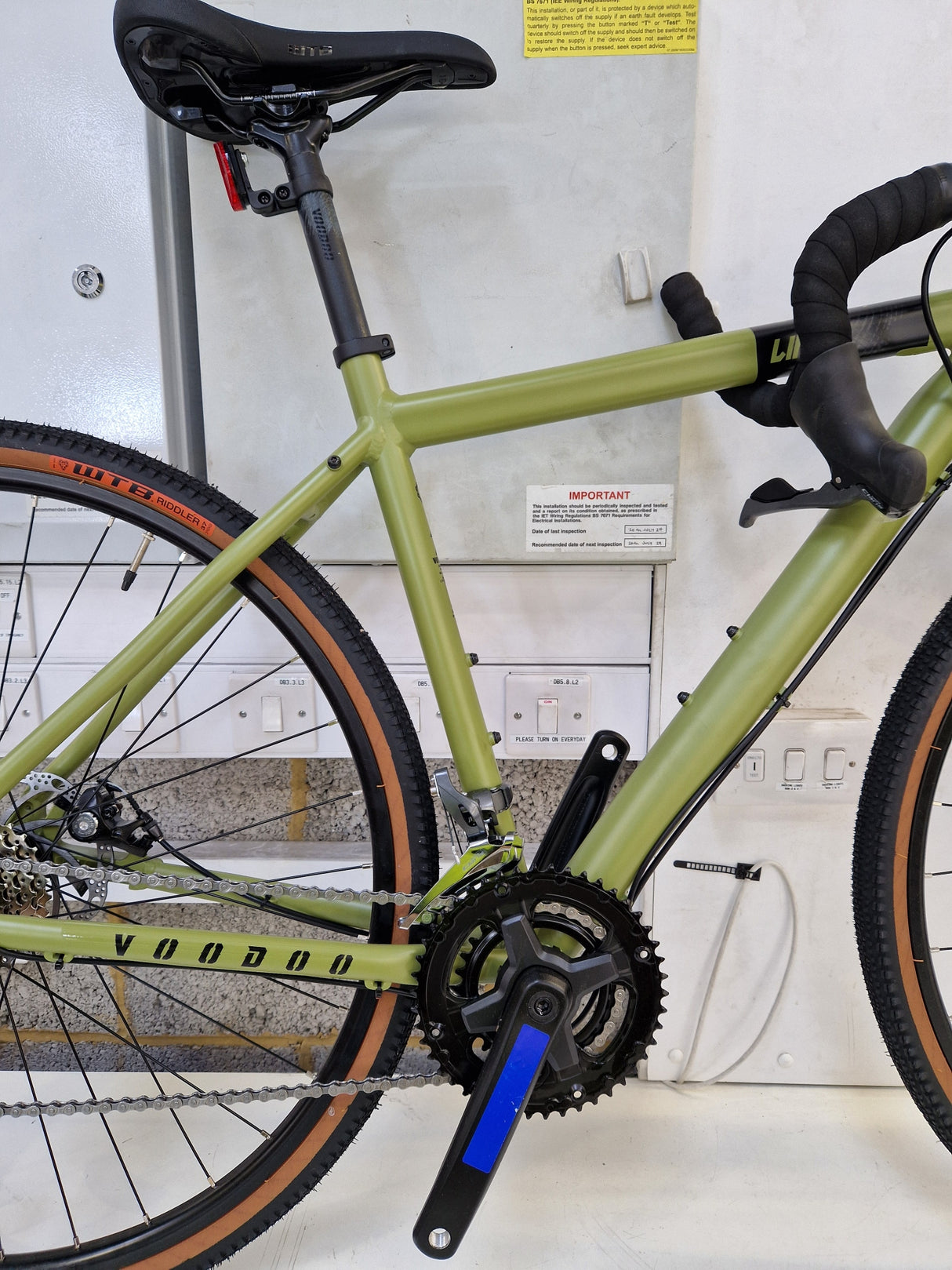 Voodoo Limba Unisex 16-Speed Adventure Bike - Medium Frame  - Olive Green