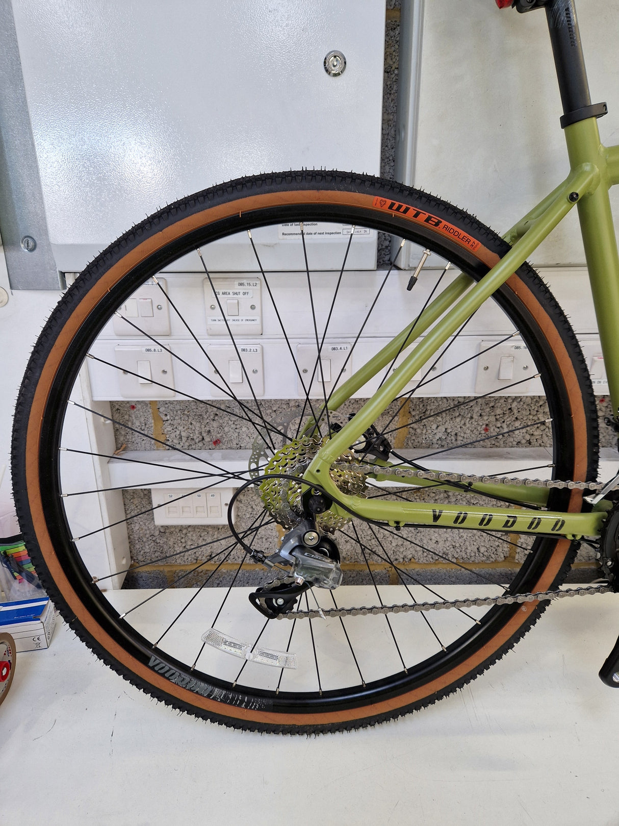 Voodoo Limba Unisex 16-Speed Adventure Bike - Medium Frame  - Olive Green