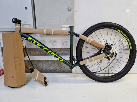 Carrera Vengeance Men's 16 Speed Medium 18'' Alloy Mountain Bike - Green