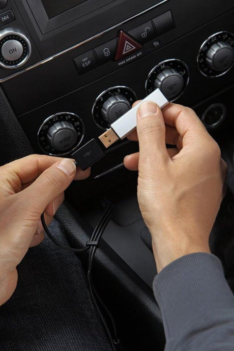 Parrot MKi9200 Bluetooth Handsfree Car Kit 2.4" LCD Colour Display - Black