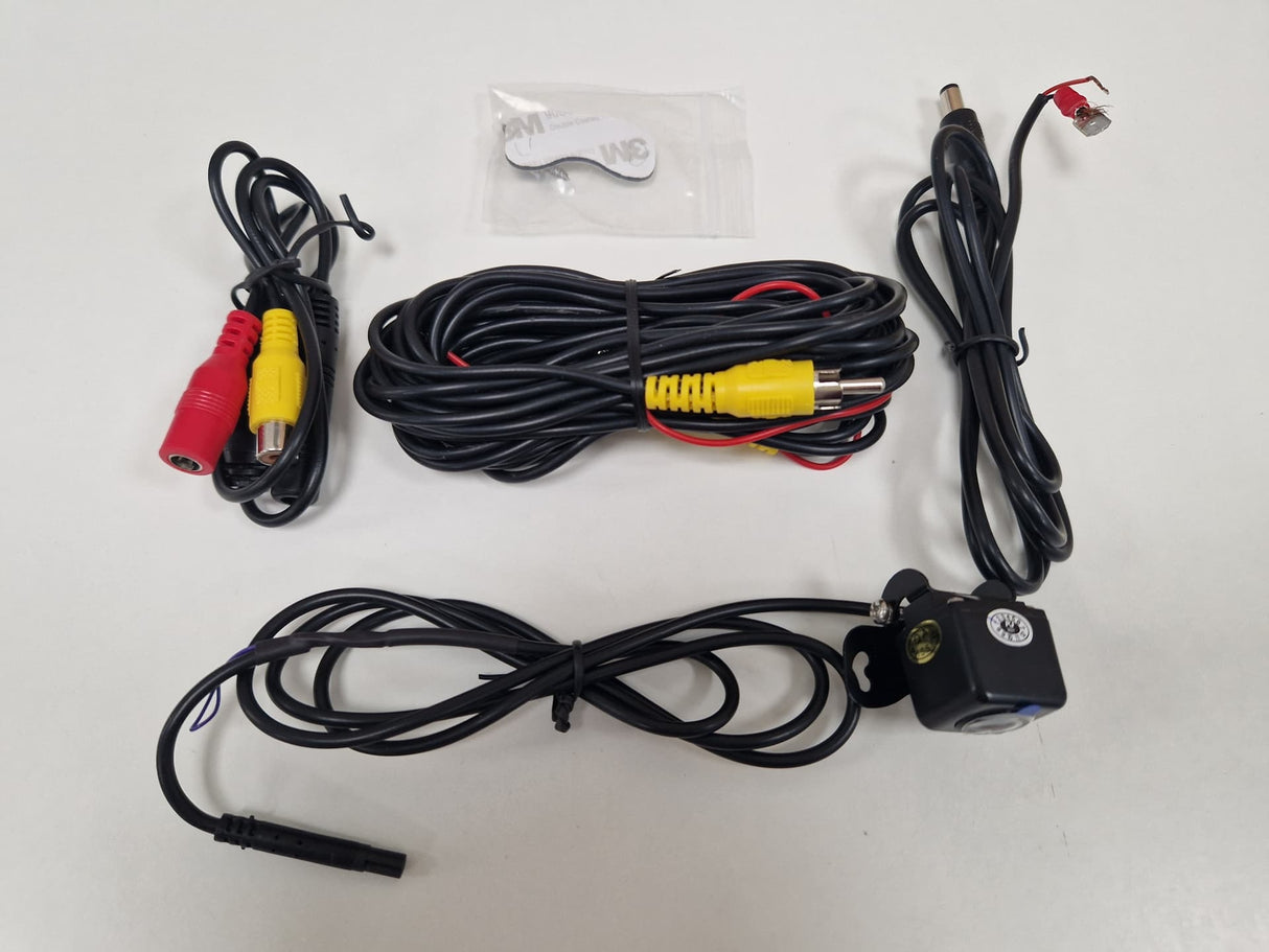 MotorMax MM-HF16 Universal Reversing Camera Dynamic With Parking Lines Black