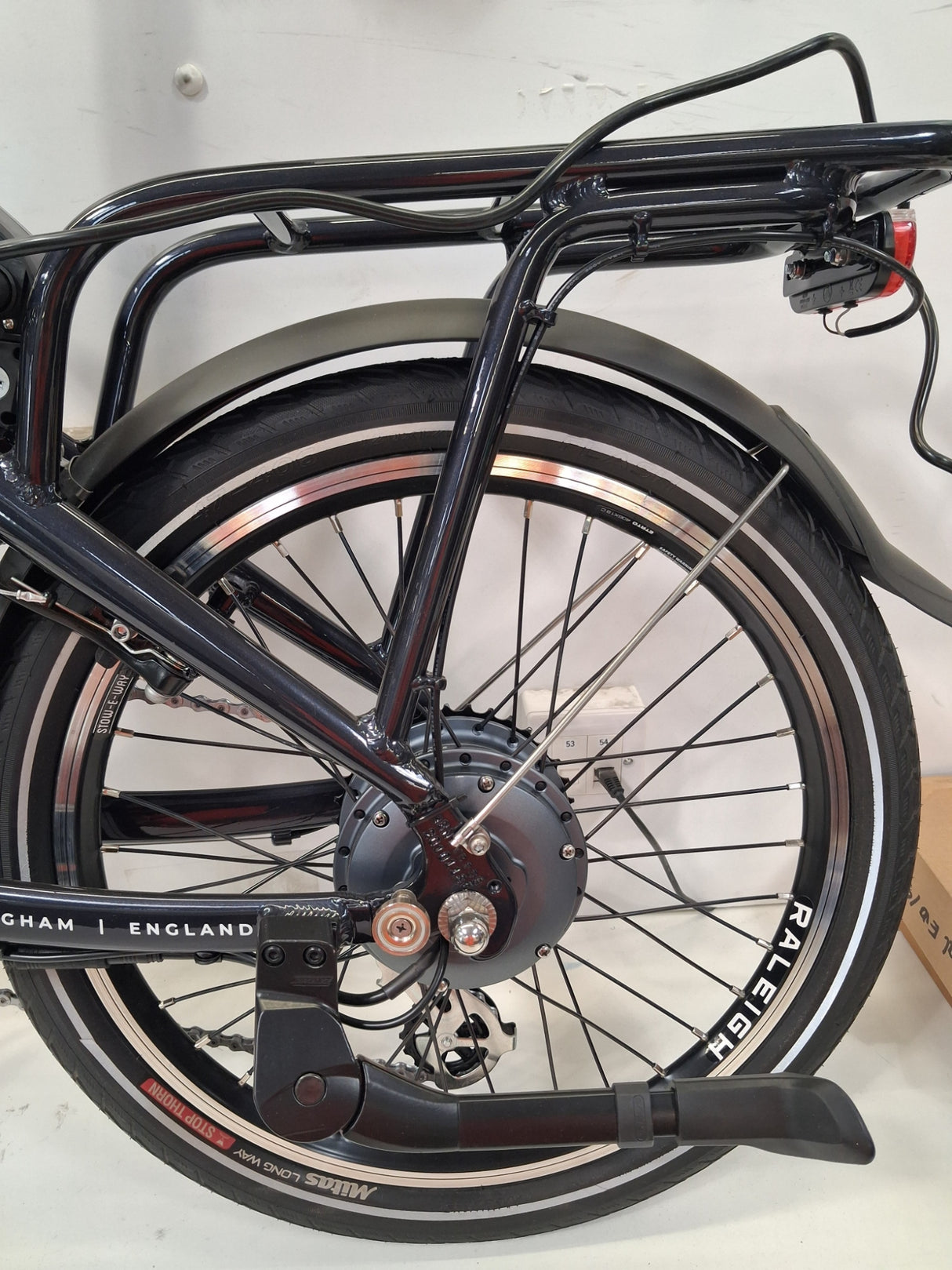 Raleigh Stow-E-Way Folding Compact 7-Speed 20" Wheel Alloy E--Bike - Dark Blue