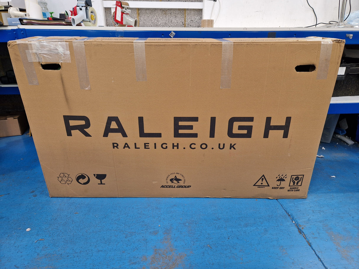 Raleigh Pioneer Tour 21in Large 700c 21 Speed Hybrid City Bike - Blue Silver