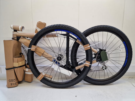 Carrera Hellcat Mens 16-Speed Hydraulic Mountain Bike - Black - Large 20''