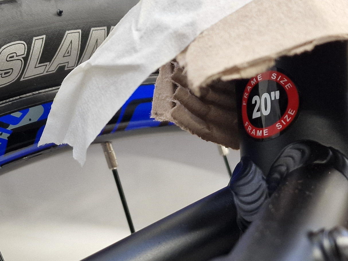 Carrera Hellcat Mens 16-Speed Hydraulic Disc Mountain Bike - Black - L 20''