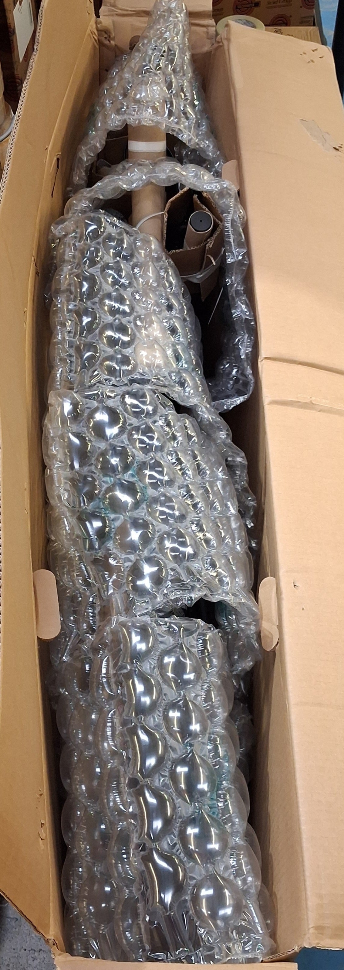 Carrera Hellcat Mens 16 Speed Hydraulic Mountain Bike - Black - Large 20''