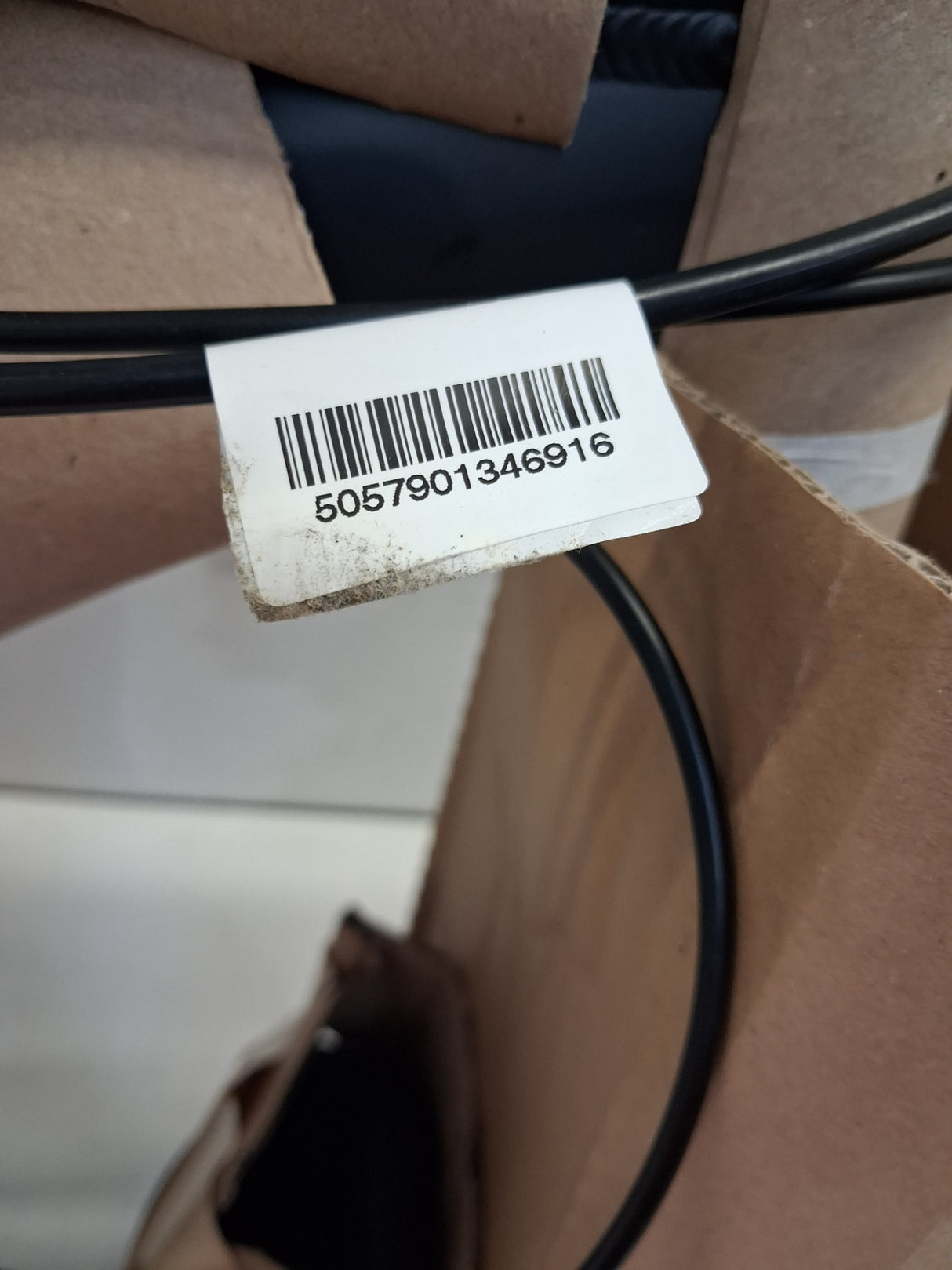 Carrera Hellcat Mens 16 Speed Hydraulic Mountain Bike - Black - Large 20''