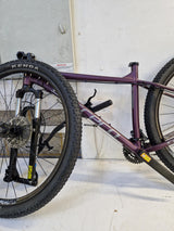 Carrera Hellcat Women's 16-Gears Mountain Bike - 18" Medium Frame - Purple