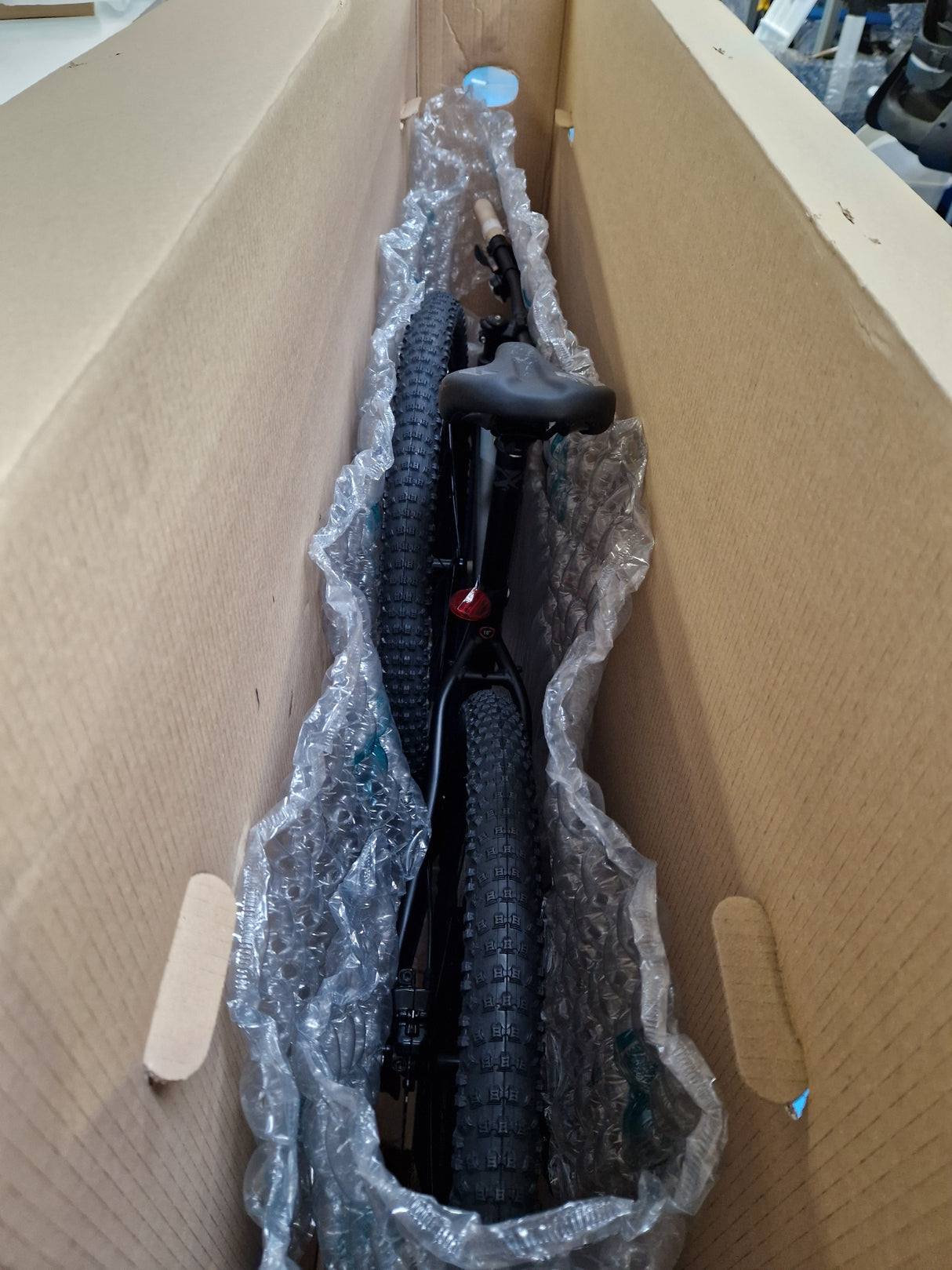 Carrera Hellcat 8-Speed Men's Mountain Bike 29" Wheels - Medium 18" - Black