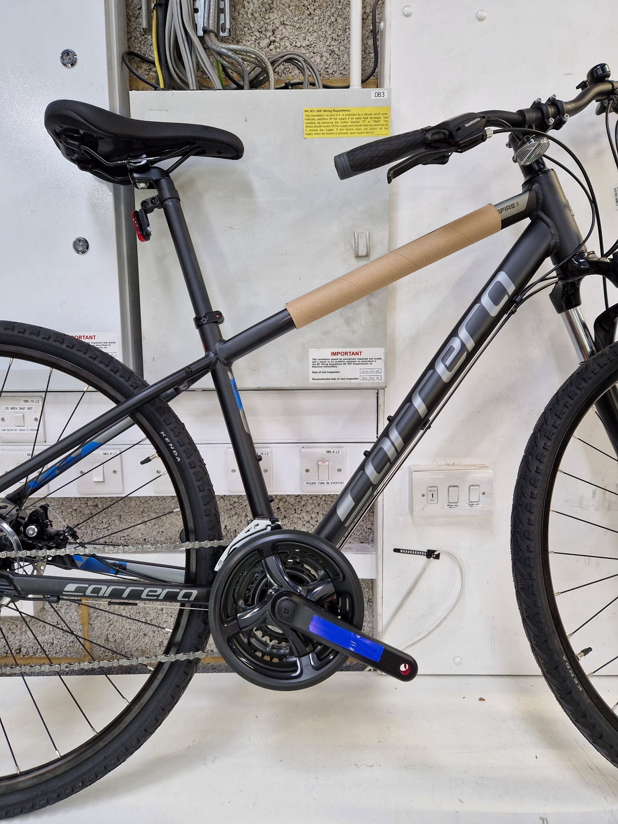 Carrera Crossfire 2 Men's 8-Speed 700c Wheel Hybrid Bike - Black Small 17''