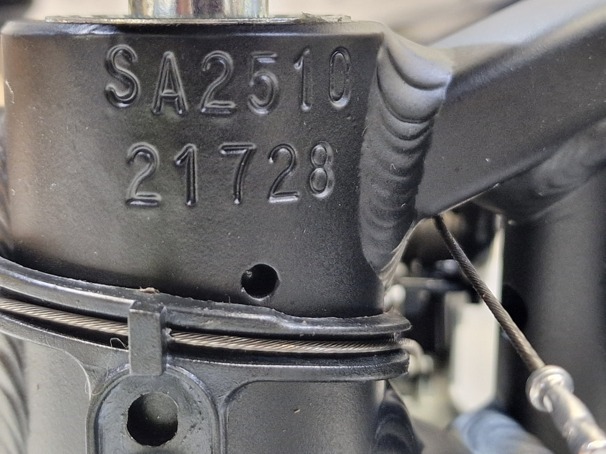 Carrera Hellcat Mens 16-Speed Hydraulic  Brakes Mountain Bike ~ Black - L