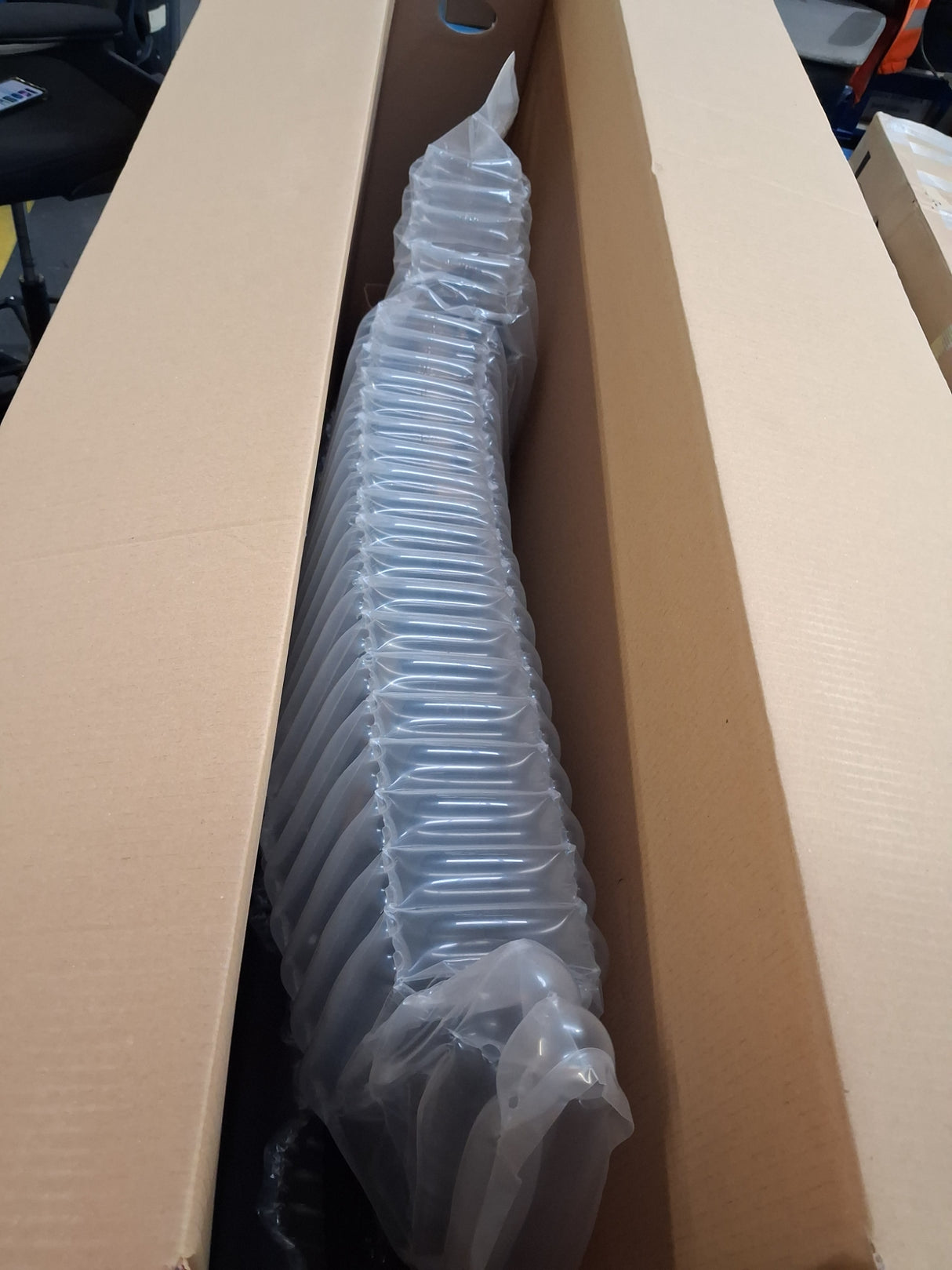 Carrera Hellcat Mens 16 Speed Hydraulic Disc  Mountain Bike - Black ~ Large