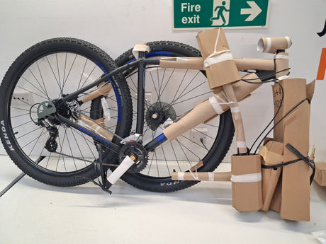 Carrera Hellcat Mens 16 Speed Hydraulic Disc  Mountain Bike - Black ~ Large