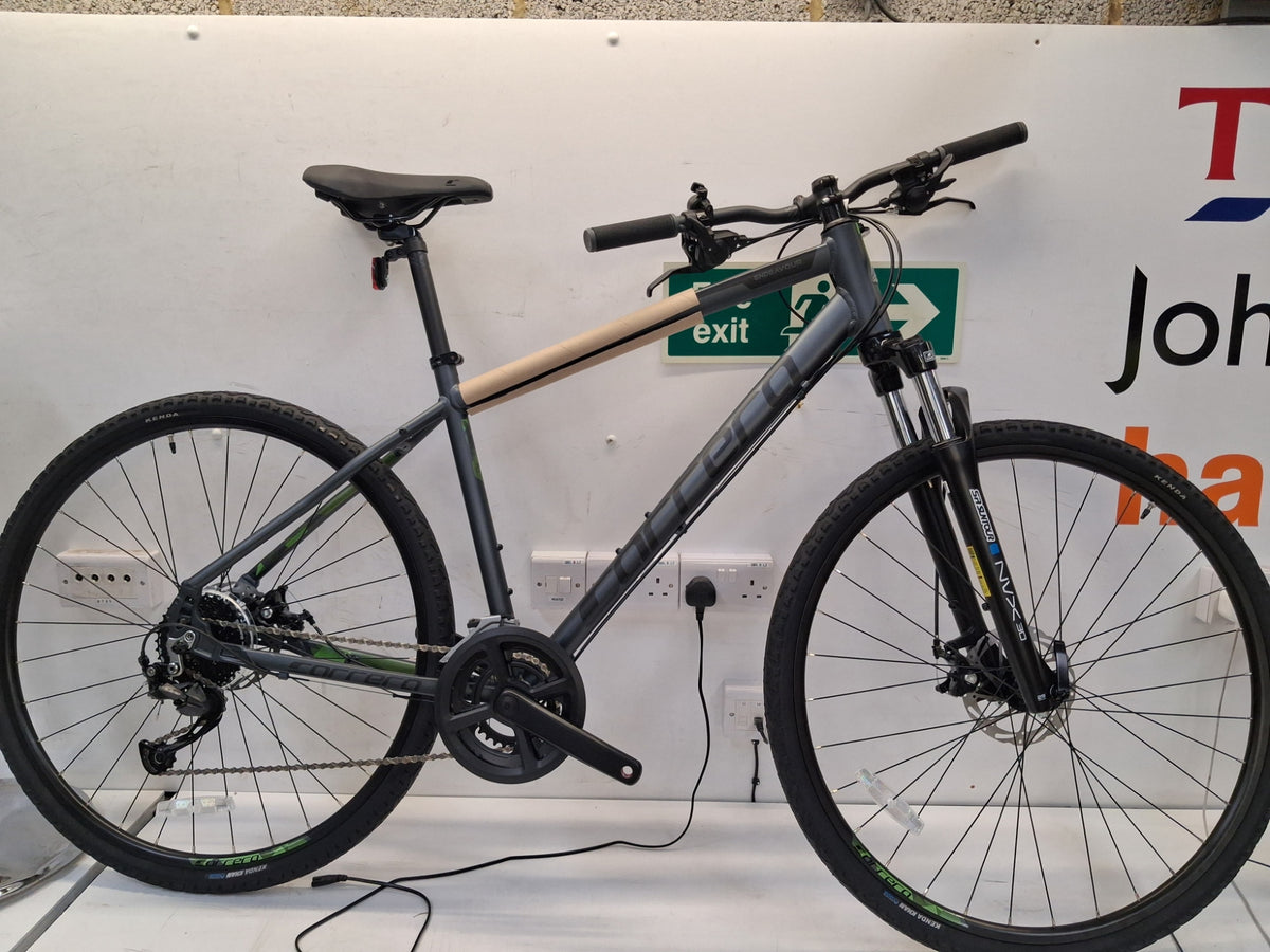 Carrera Endeavour Mens 18 Speed Disc Brake Hybrid Bike - Grey - Large 19"