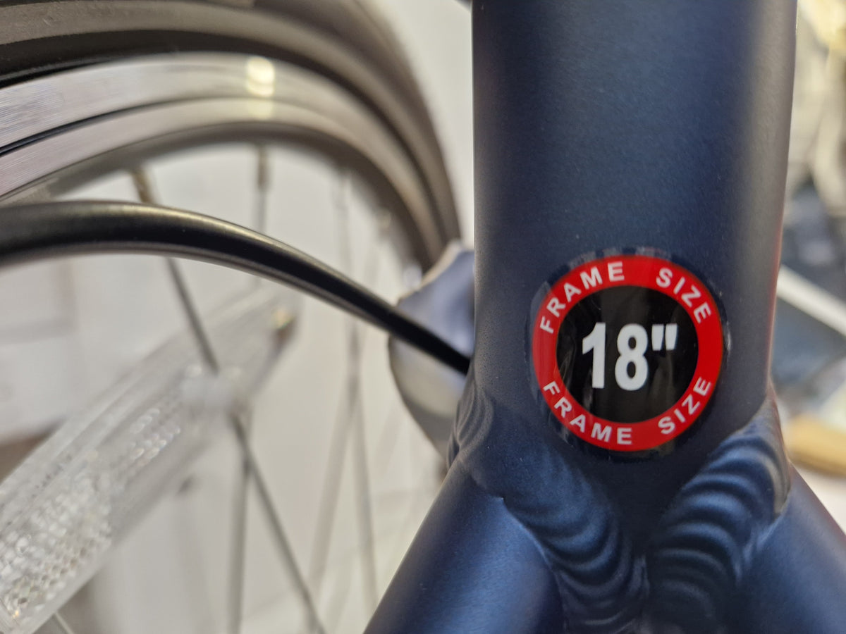 Carrera Axle V-Brake 27.5"-Wheels Unisex Hybrid Bike - 18in Medium - Navy