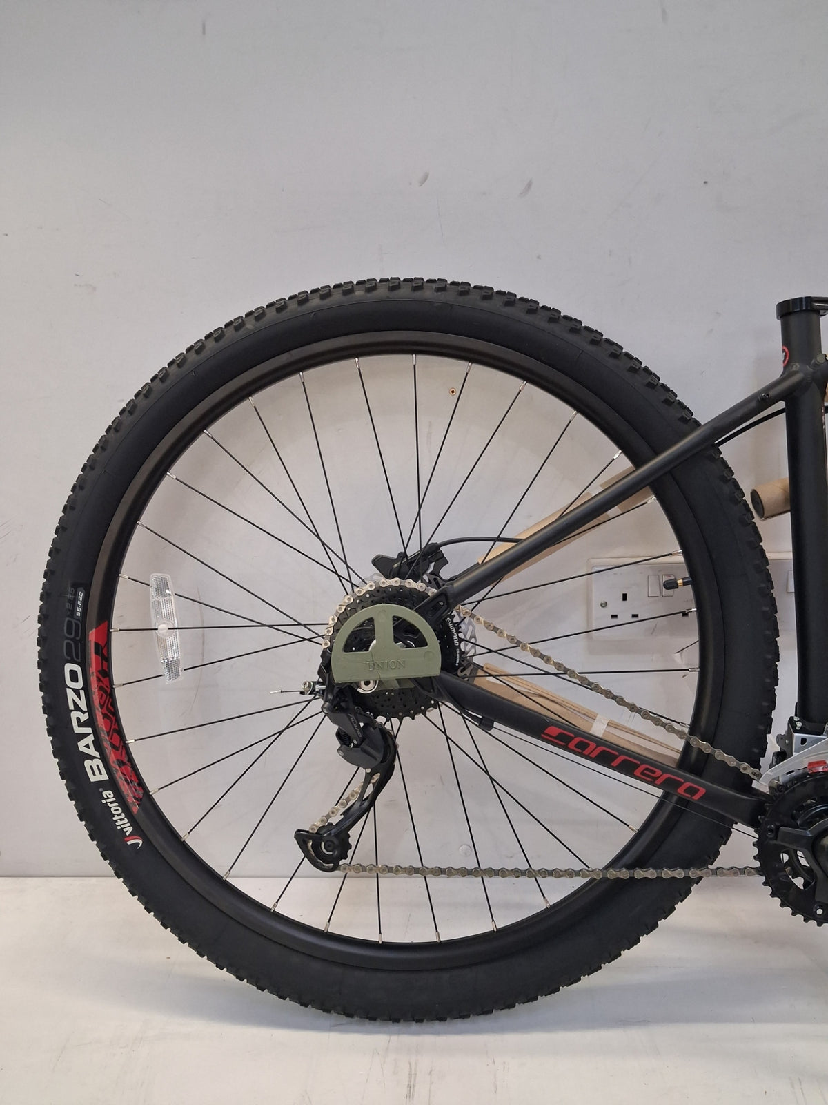 Carrera Hustle Hardtail 29er Hydraulic Disc Men's Mountain Bike Large Black