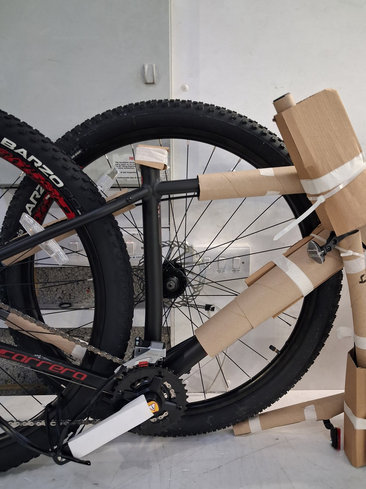 Carrera Hustle 18-Speed 27.5" Wheels Men's Mountain Bike Medium - Black/Red