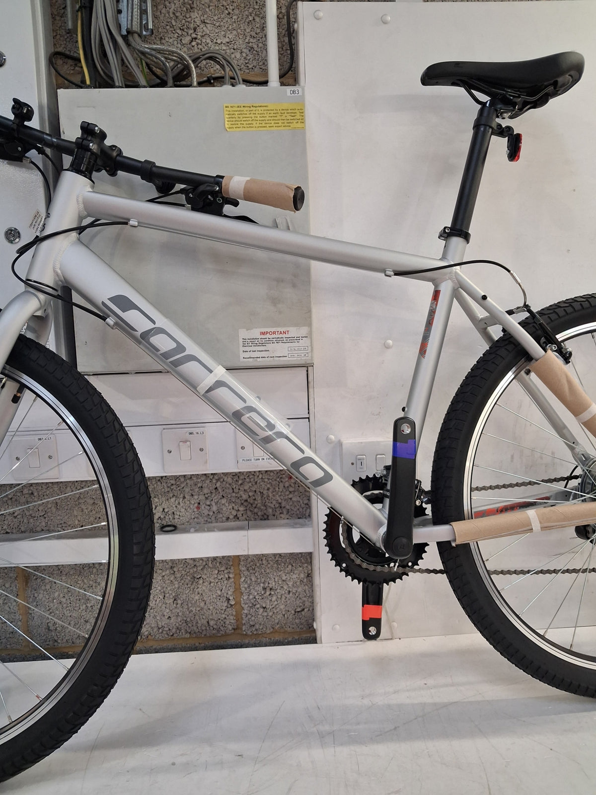 Carrera Parva Men's 14-Speed 27.5" Wheels Alloy Hybrid Bike - Large - Silver