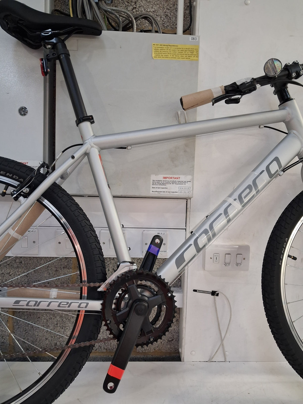 Carrera Parva Men's 14-Speed 27.5" Wheels Alloy Hybrid Bike - Large - Silver